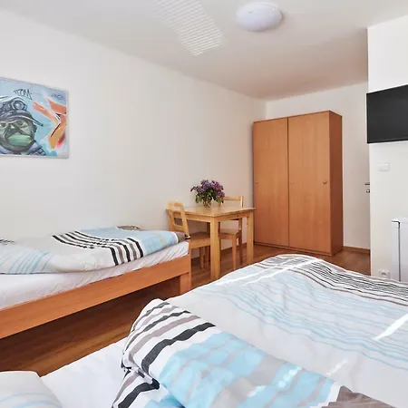Apartmany Ubytovani Alfa Prague Exterior photo